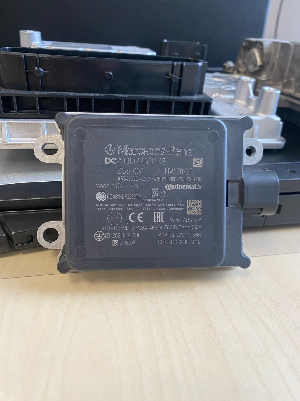 Mercedes-Benz Радарный датчик FCW A 000 446 30 49