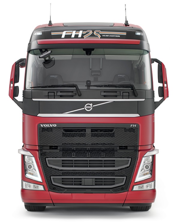 Volvo_Trucks_FH_500_Globetrotter_XL_Front_White_586106_1280x853.jpg